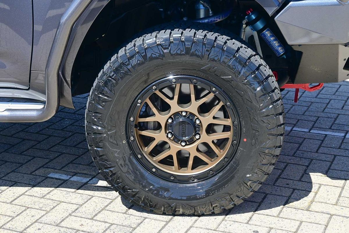 2022 Toyota Landcruiser Sahara FJA300R