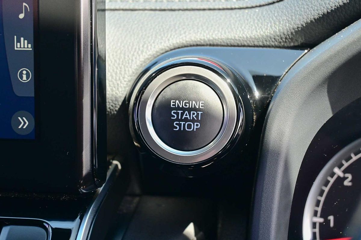 2022 Toyota Landcruiser Sahara FJA300R