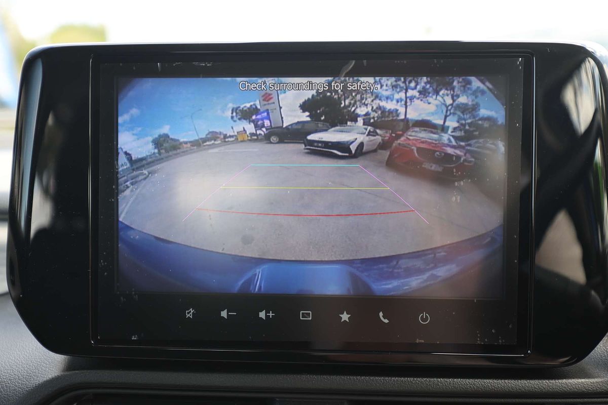 2025 Suzuki Swift Hybrid UZ