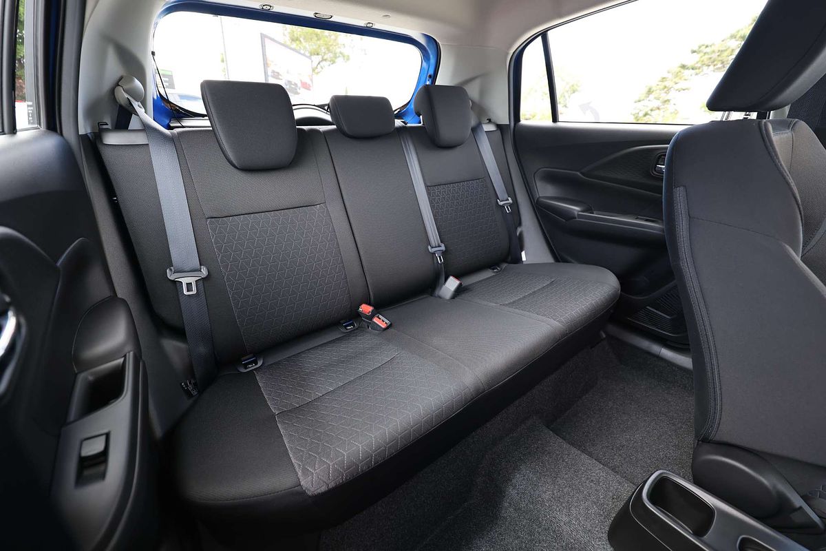 2025 Suzuki Swift Hybrid UZ