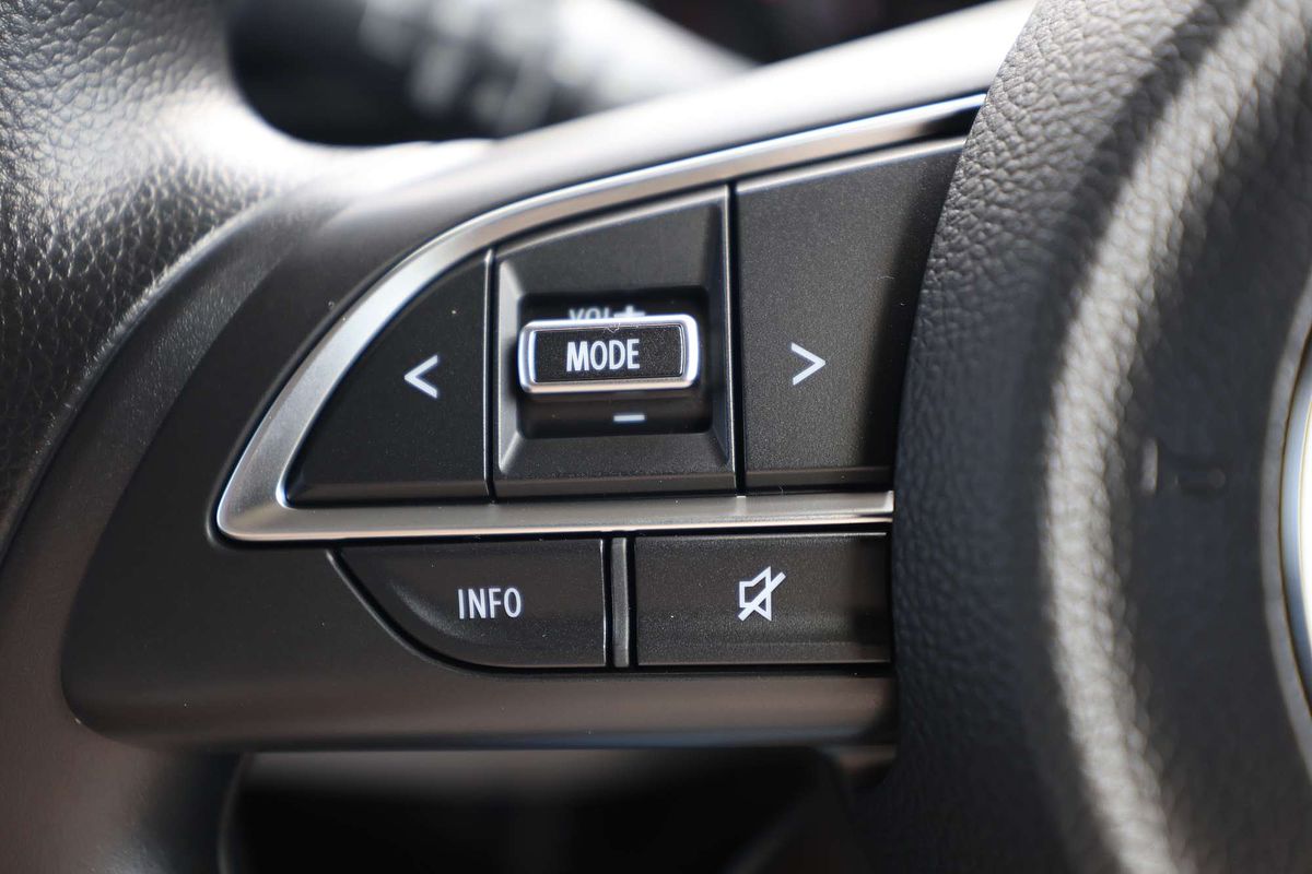 2025 Suzuki Swift Hybrid UZ