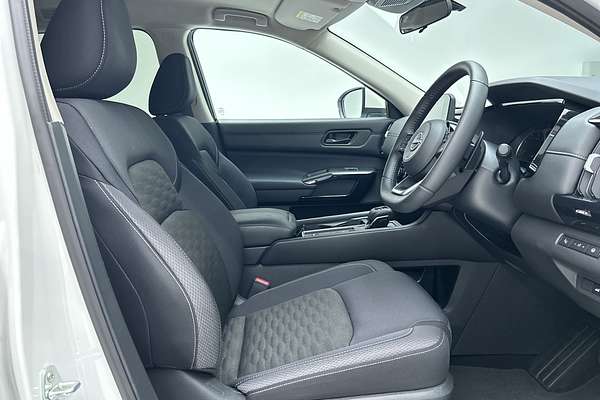2024 Nissan Pathfinder ST-L R53