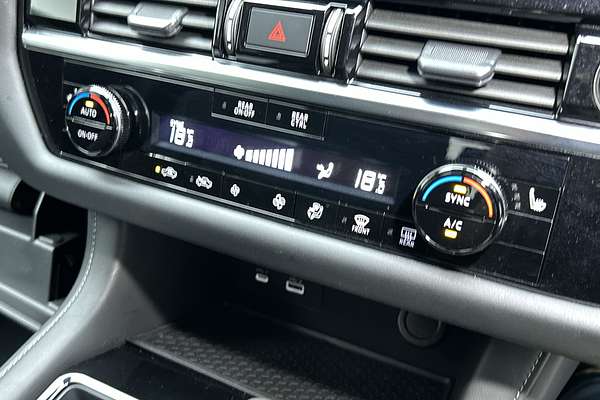 2024 Nissan Pathfinder ST-L R53
