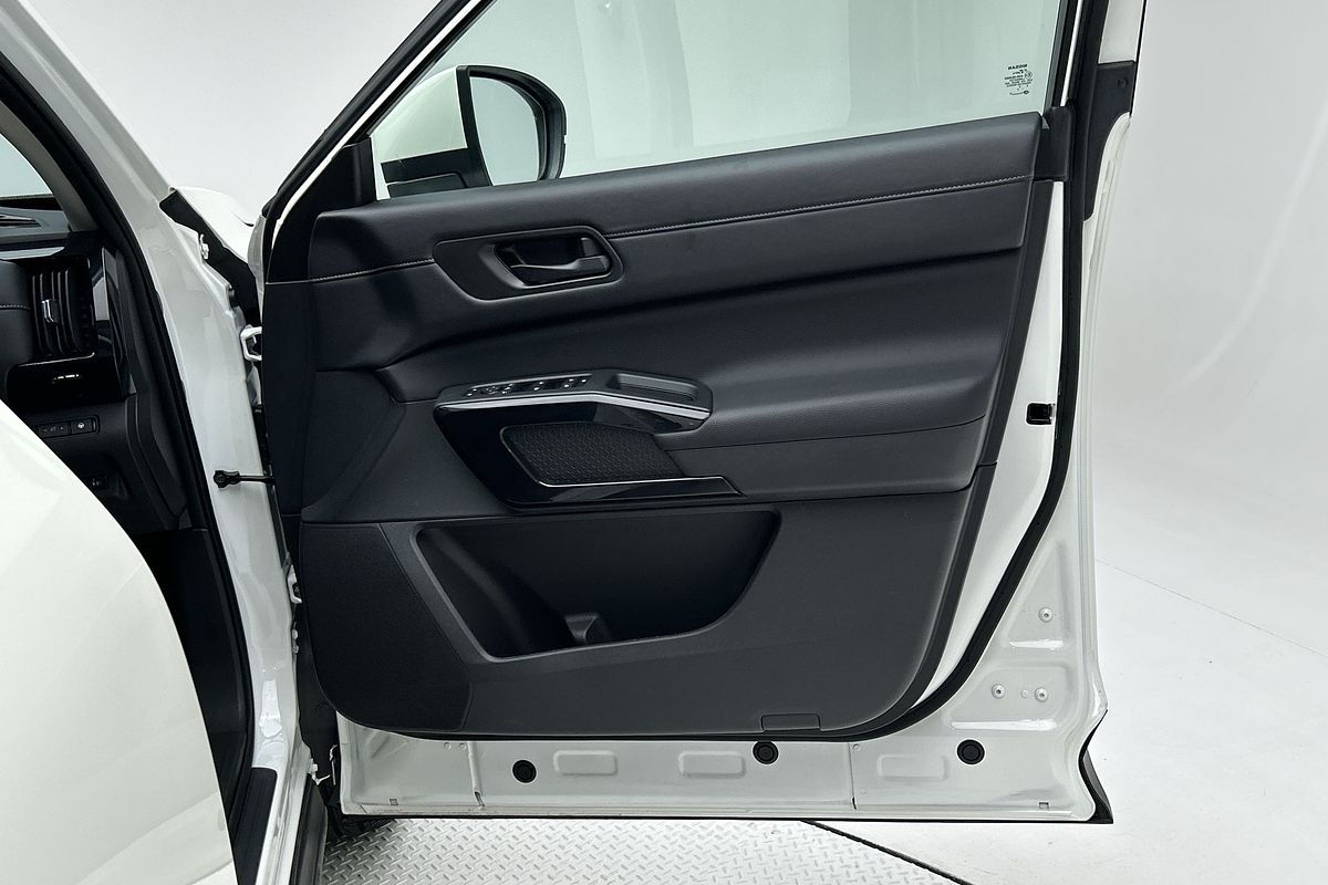2024 Nissan Pathfinder ST-L R53
