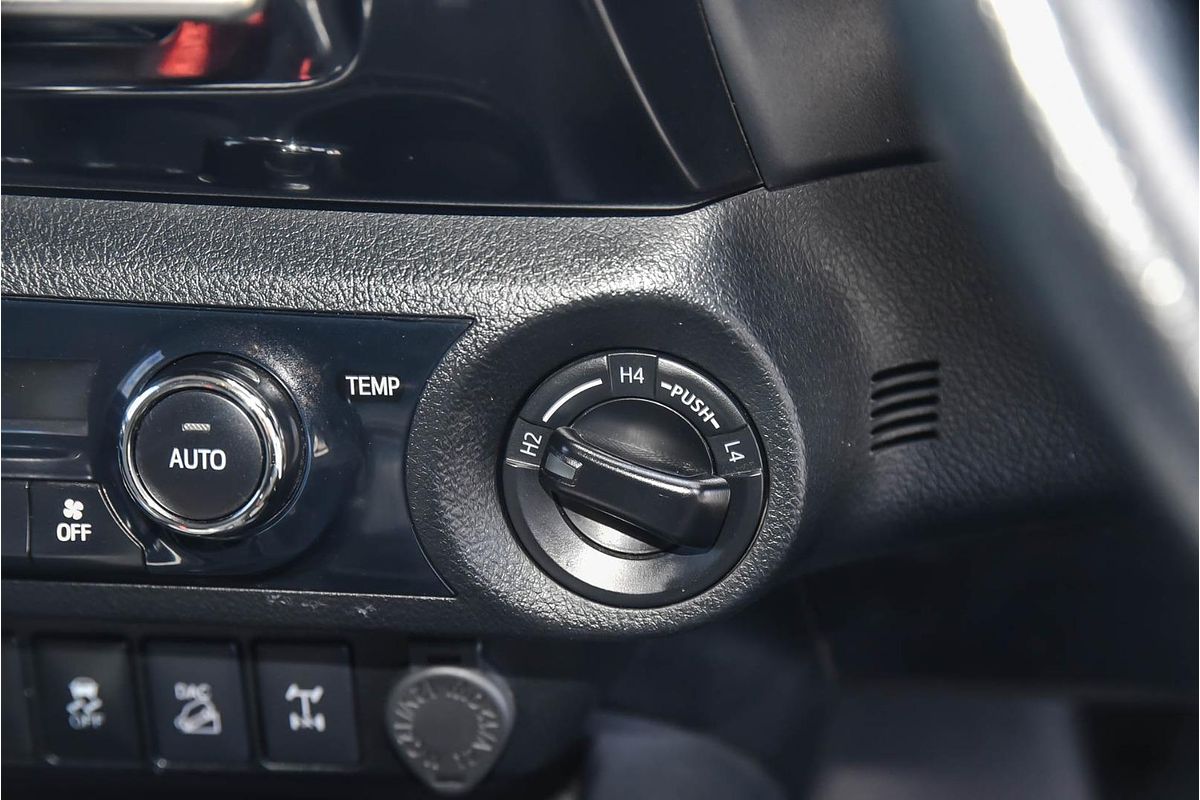 2020 Toyota Hilux SR5 GUN126R 4X4