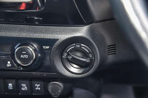 2020 Toyota Hilux SR5 GUN126R 4X4