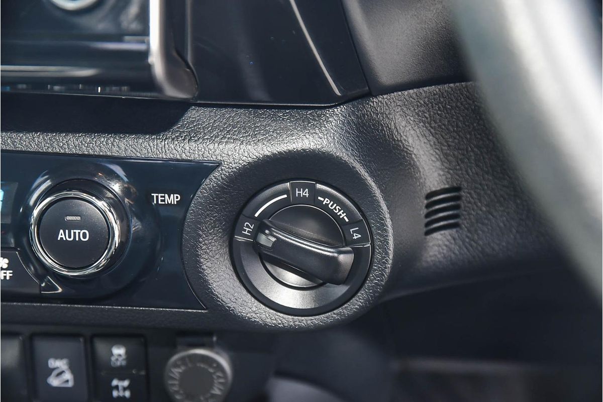 2020 Toyota Hilux SR5 GUN126R 4X4