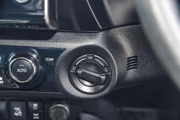 2020 Toyota Hilux SR5 GUN126R 4X4