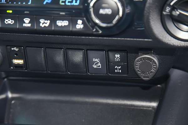 2020 Toyota Hilux SR5 GUN126R 4X4