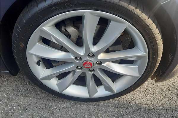 2014 Jaguar XF 3.0 SV6 PORTFOLIO MY14