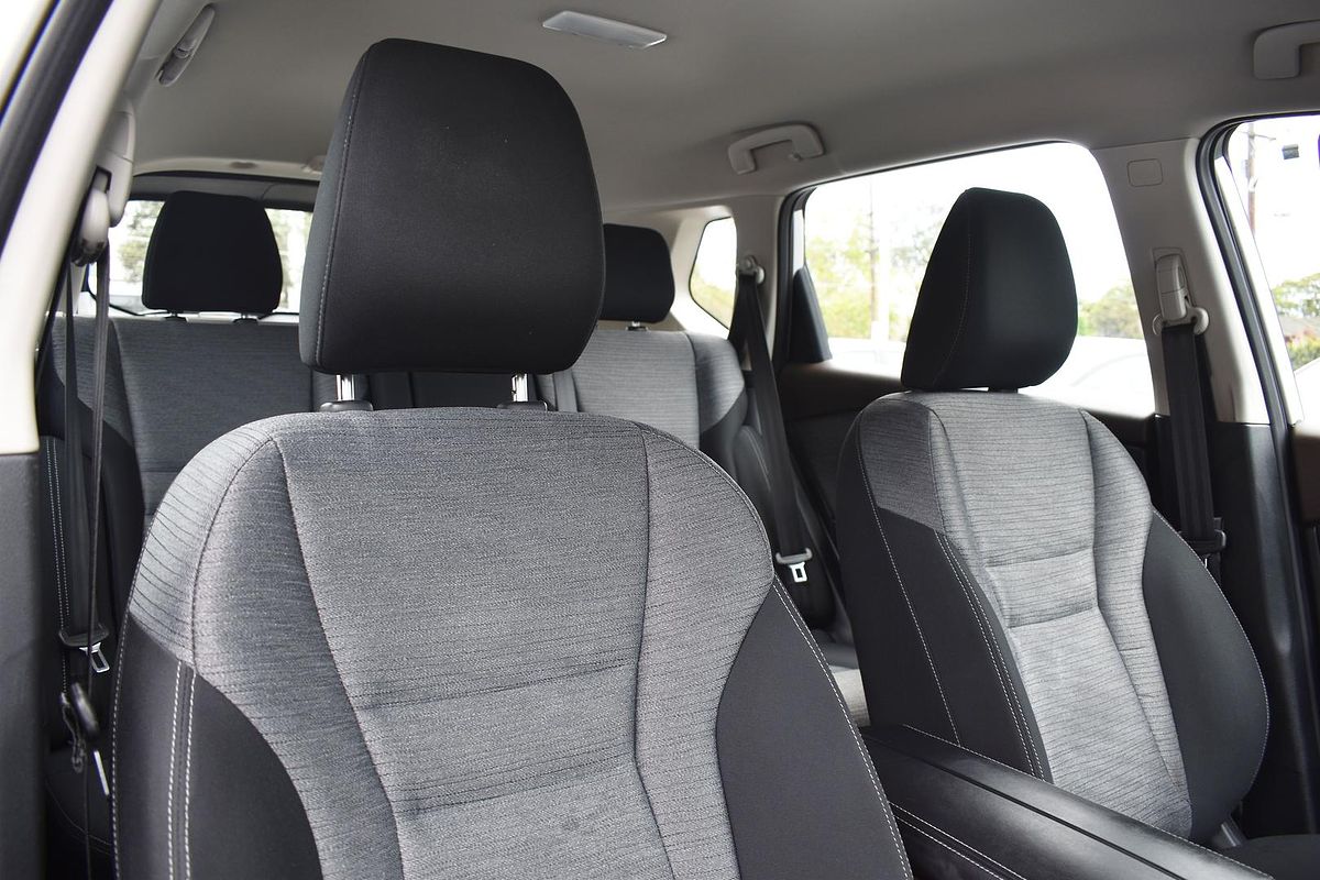 2024 Nissan X-TRAIL ST T33