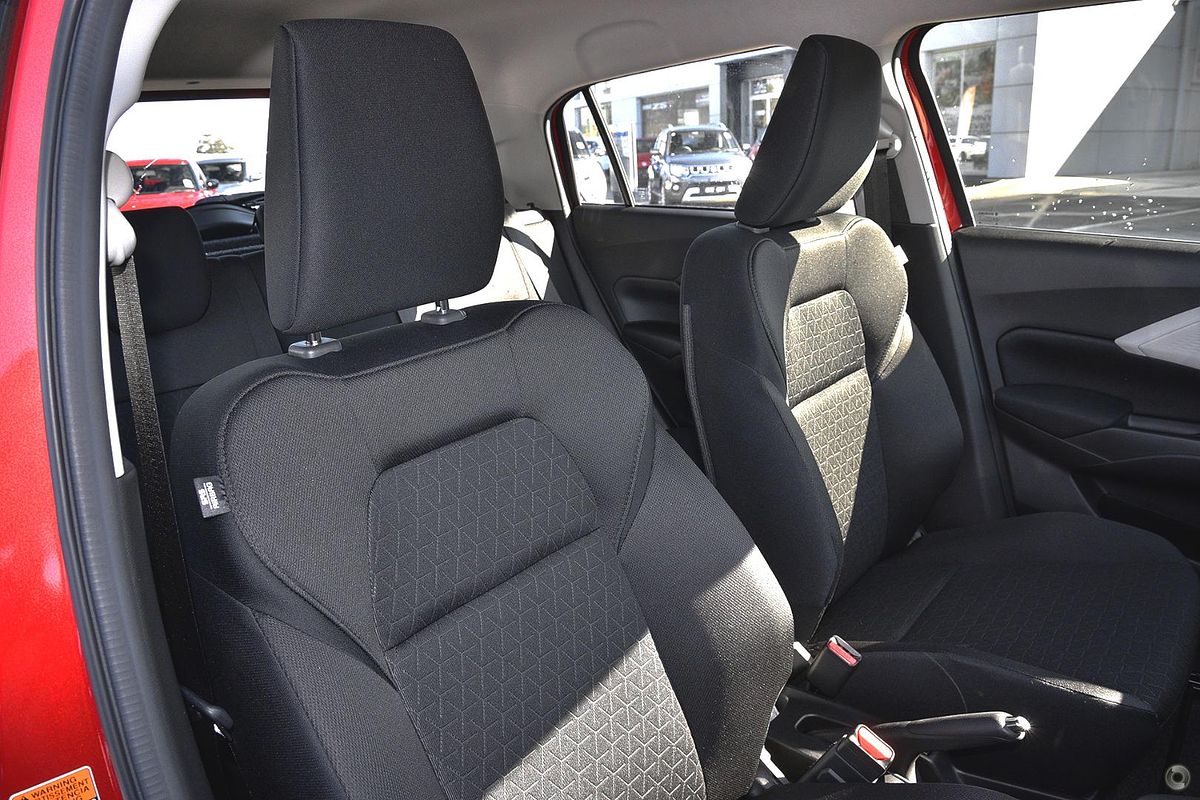 2025 Suzuki Swift Hybrid UZ