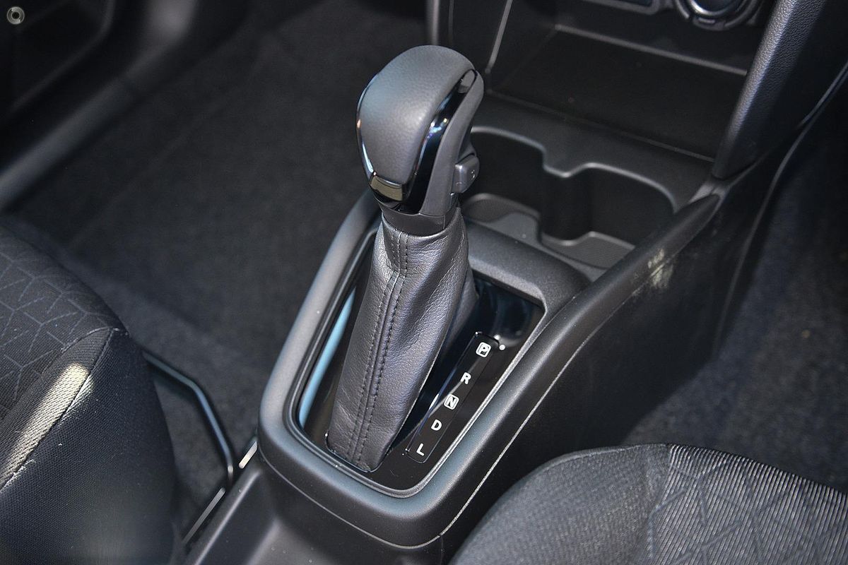 2025 Suzuki Swift Hybrid UZ