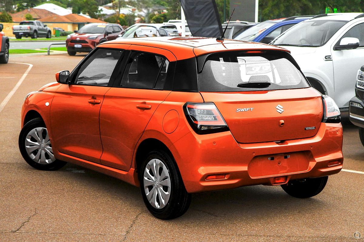 2025 Suzuki Swift Hybrid UZ