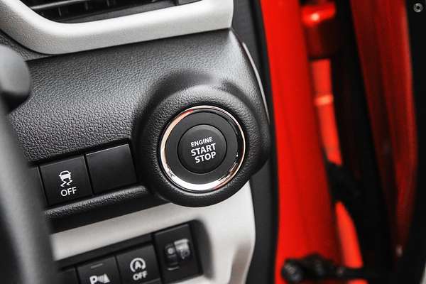 2025 Suzuki Swift Hybrid UZ