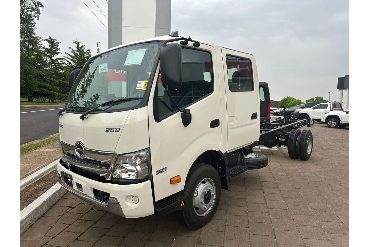 2025 Hino 300 Series 921 4400 WIDE XJC740R MY20 REAR WHEEL DRIVE