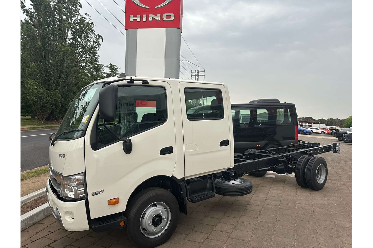 2025 Hino 300 Series 921 4400 WIDE XJC740R MY20 REAR WHEEL DRIVE