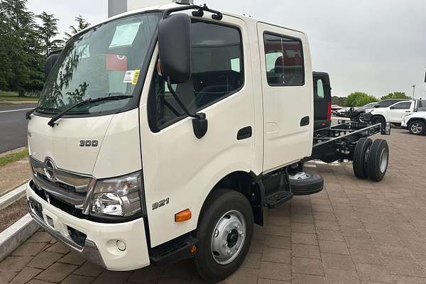 2025 Hino 300 Series 921 4400 WIDE XJC740R MY20 REAR WHEEL DRIVE