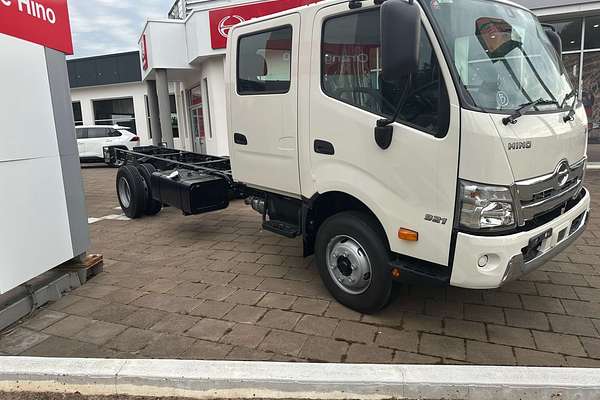 2025 Hino 300 Series 921 4400 WIDE XJC740R MY20 REAR WHEEL DRIVE
