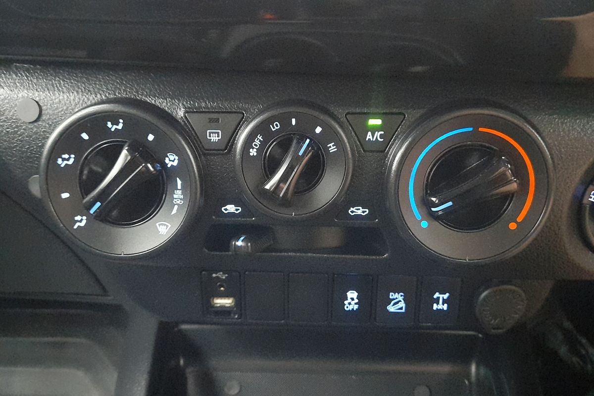 2019 Toyota Hilux SR GUN126R 4X4