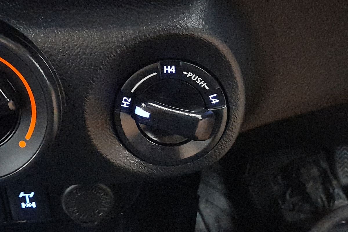 2019 Toyota Hilux SR GUN126R 4X4