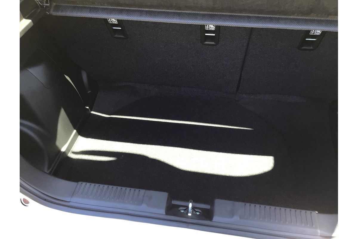 2025 Suzuki Swift Hybrid UZ