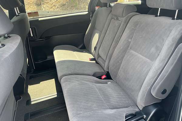 2017 Toyota Tarago GLi ACR50R
