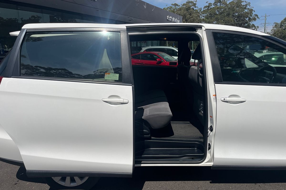 2017 Toyota Tarago GLi ACR50R