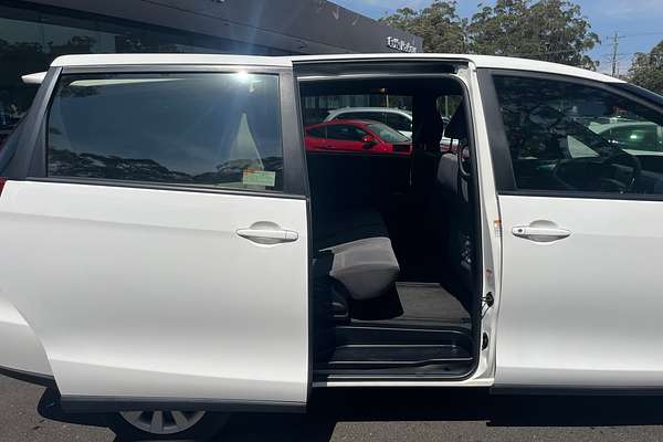 2017 Toyota Tarago GLi ACR50R