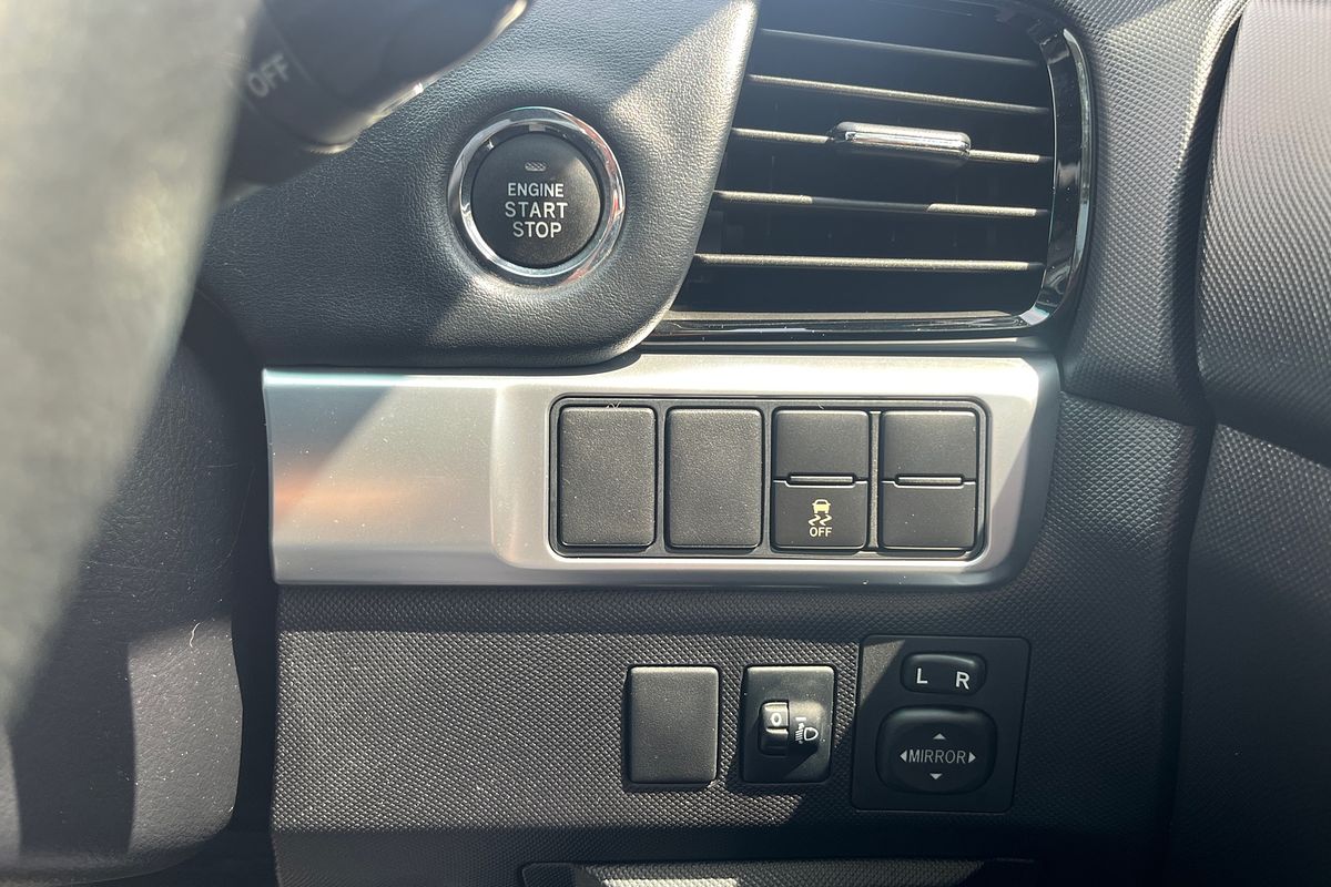 2017 Toyota Tarago GLi ACR50R