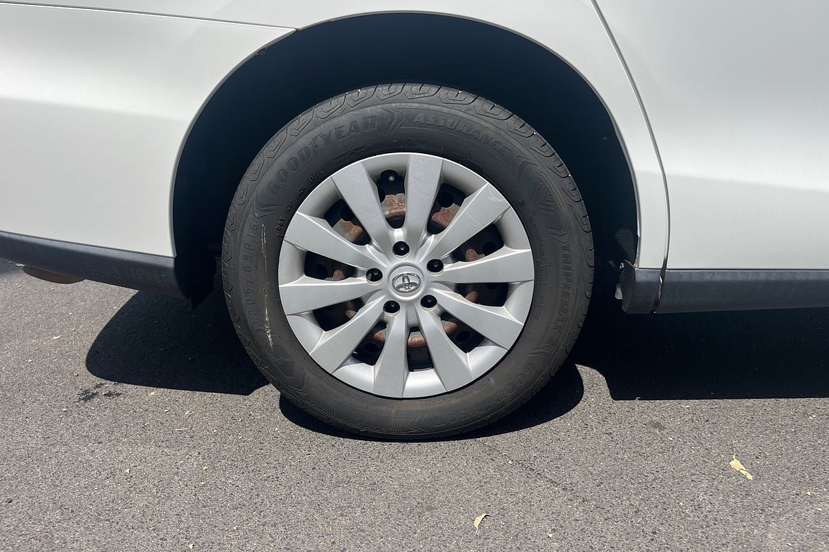 2017 Toyota Tarago GLi ACR50R
