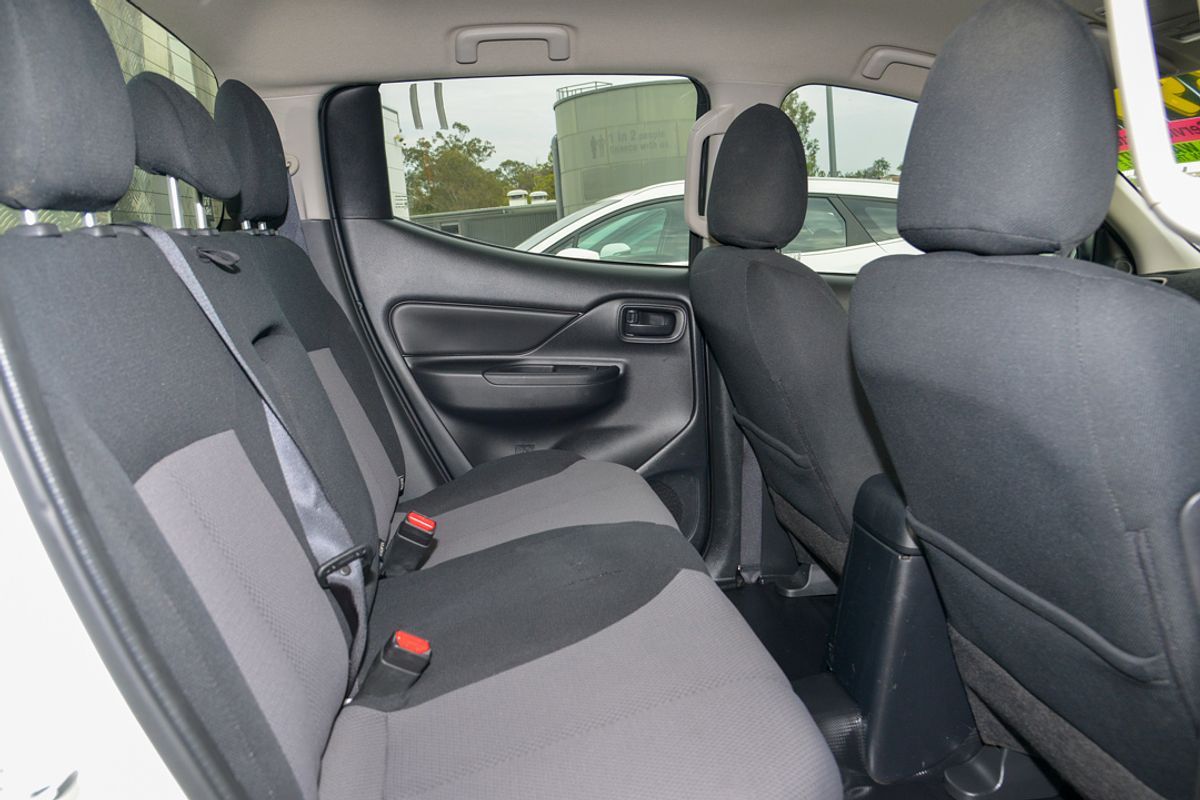 2022 Mitsubishi Triton GLX MR 4X4