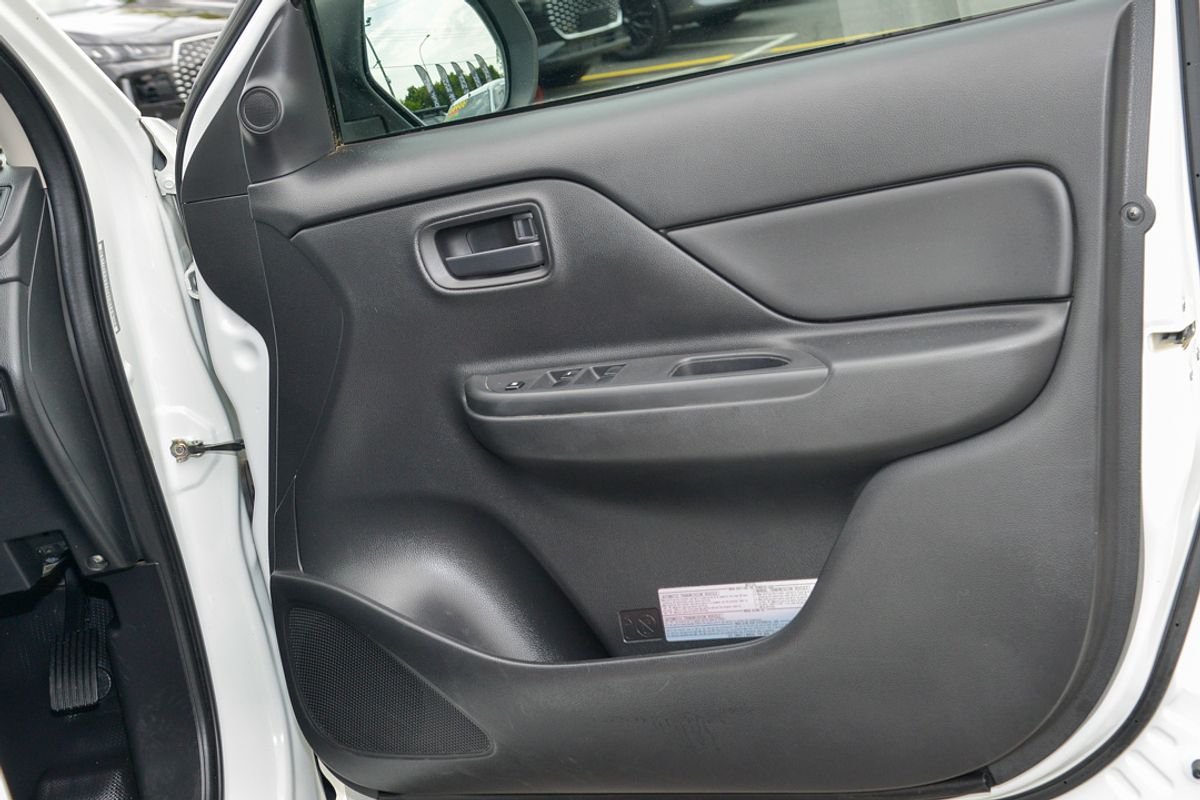 2022 Mitsubishi Triton GLX MR 4X4