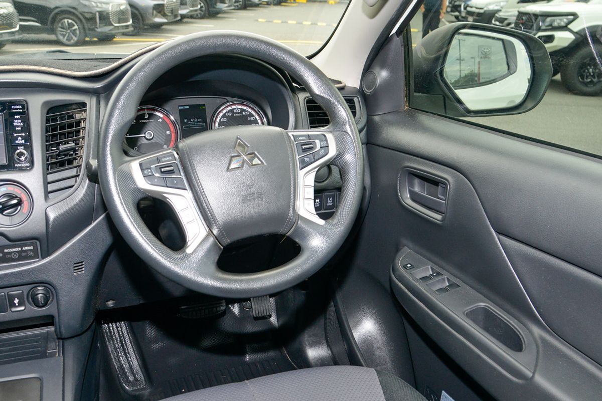 2022 Mitsubishi Triton GLX MR 4X4