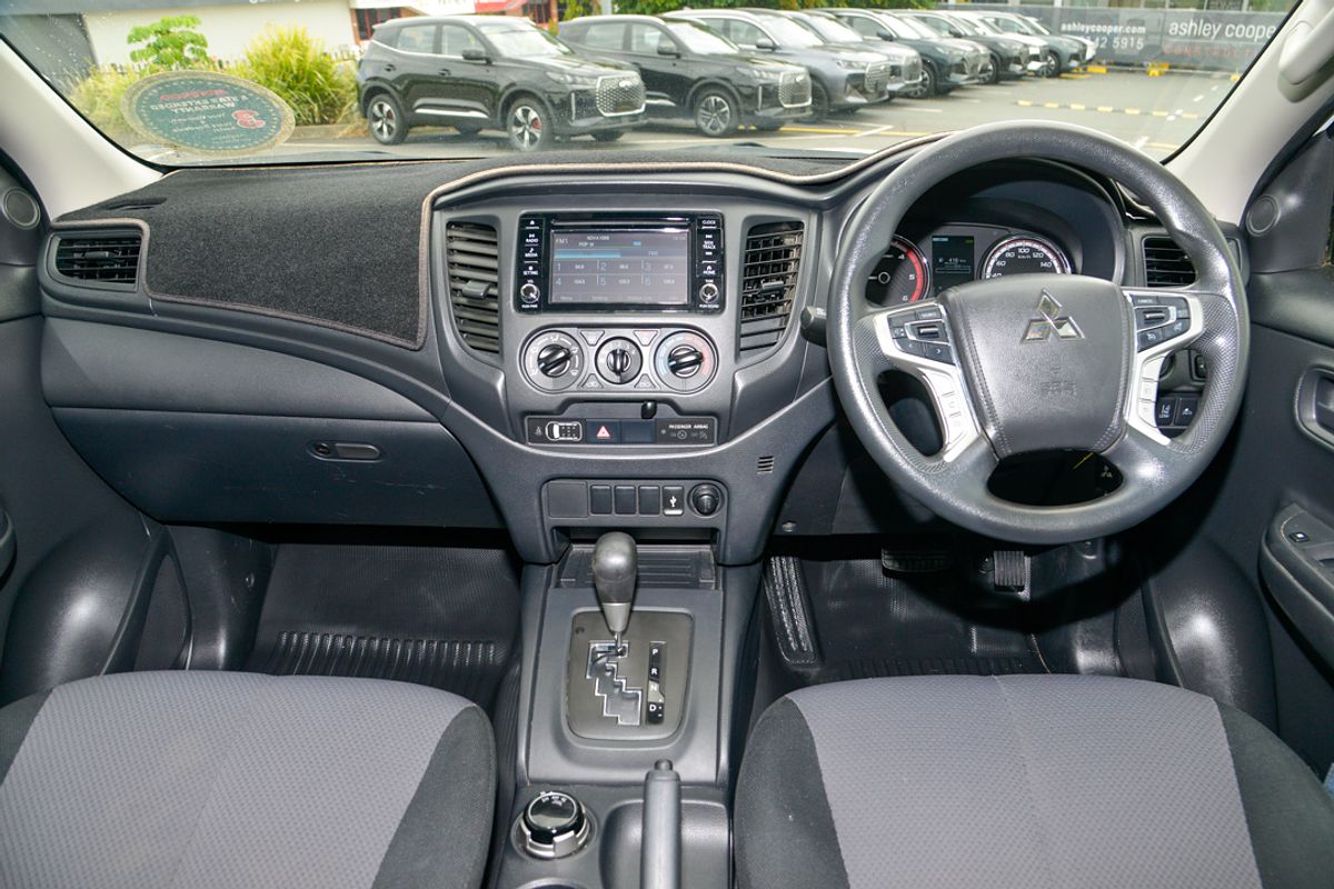 2022 Mitsubishi Triton GLX MR 4X4