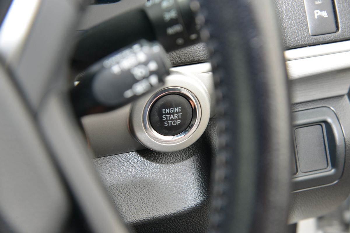 2016 Toyota Camry Atara S ASV50R