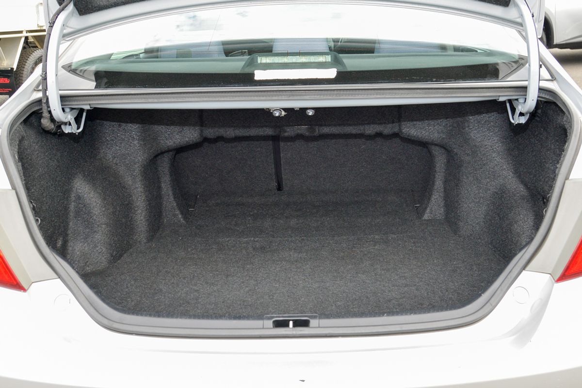 2016 Toyota Camry Atara S ASV50R