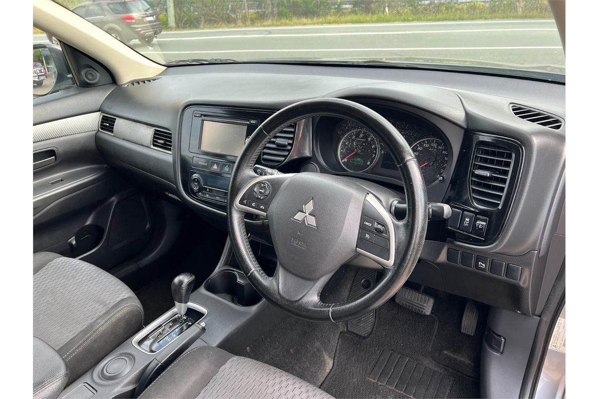 2015 Mitsubishi Outlander ES ZJ