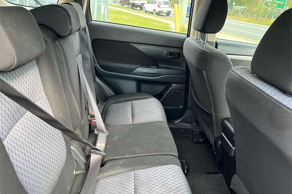 2015 Mitsubishi Outlander ES ZJ