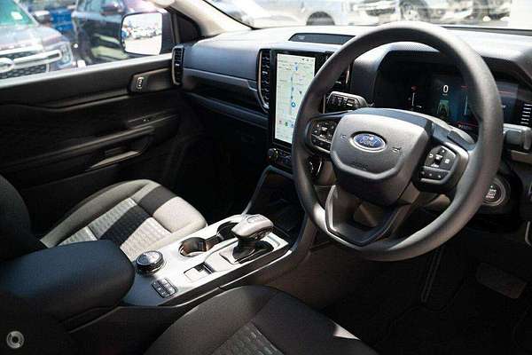 2024 Ford Everest Ambiente 2.0L
