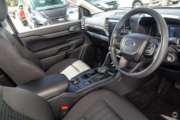 2024 Ford Everest Ambiente 2.0L