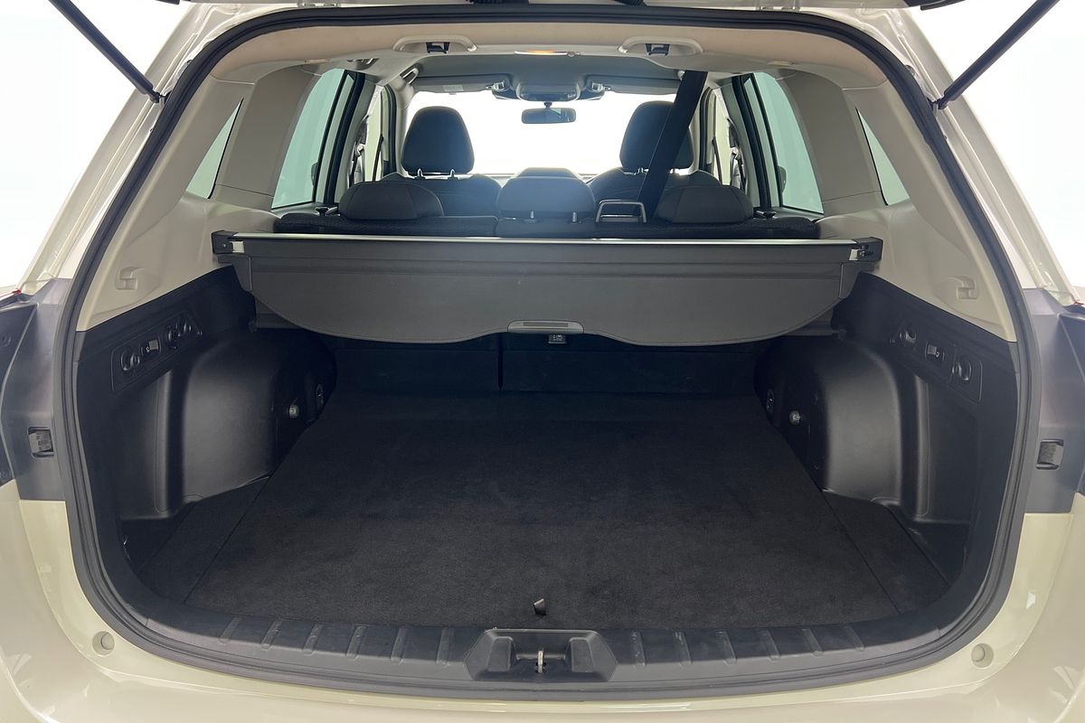 2022 Subaru Forester Hybrid L S5