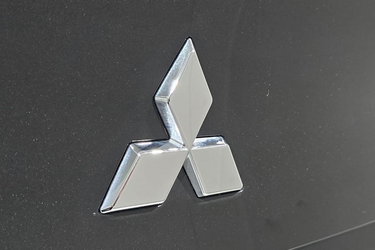 2023 Mitsubishi Outlander Exceed Tourer ZM