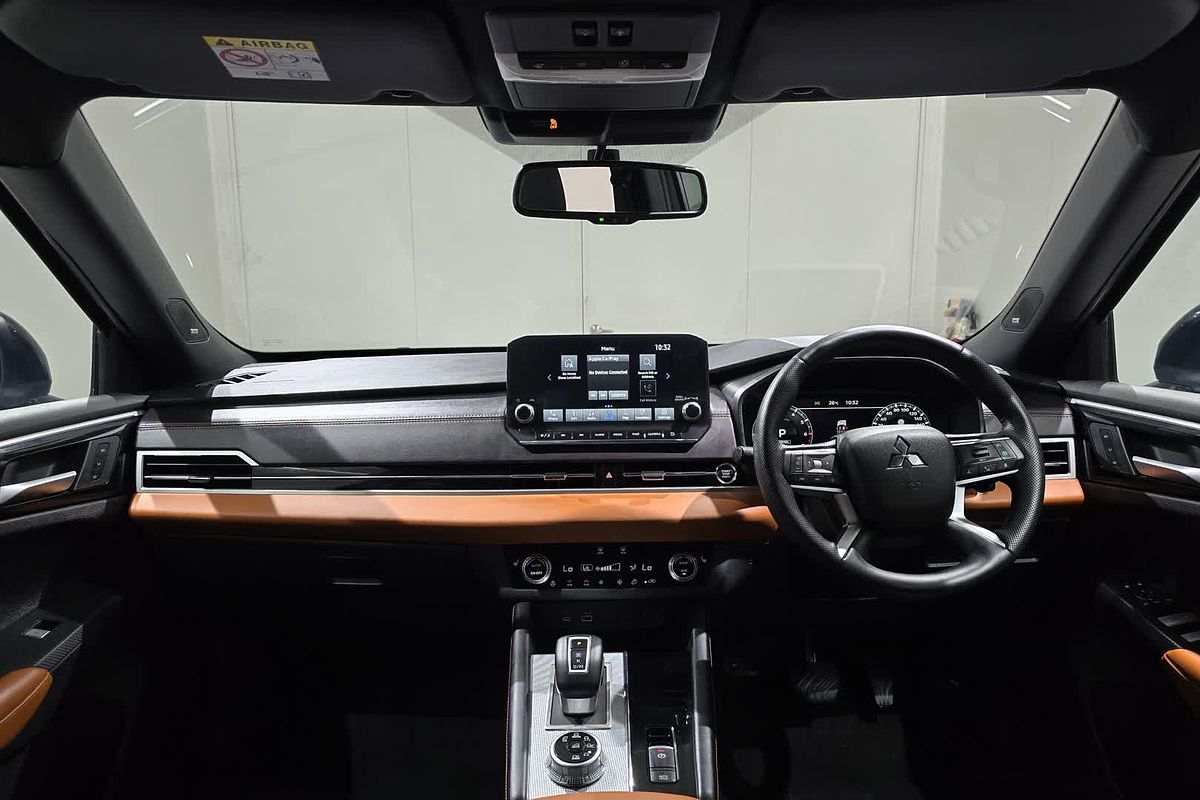 2023 Mitsubishi Outlander Exceed Tourer ZM