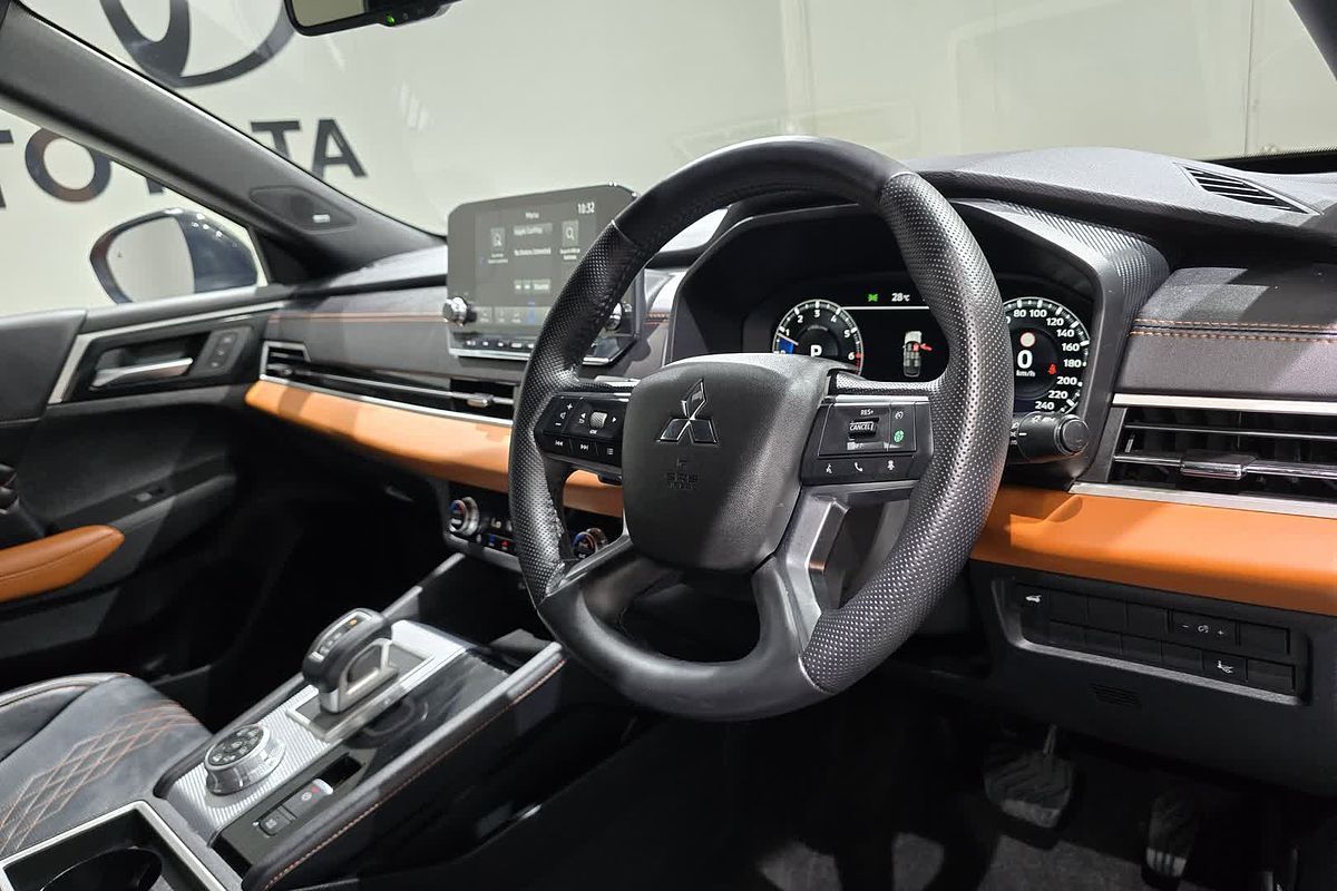 2023 Mitsubishi Outlander Exceed Tourer ZM