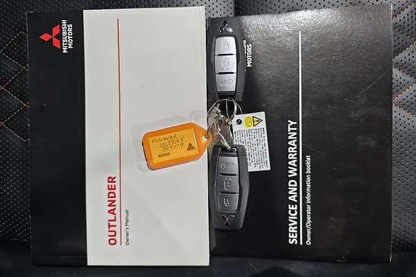 2023 Mitsubishi Outlander Exceed Tourer ZM