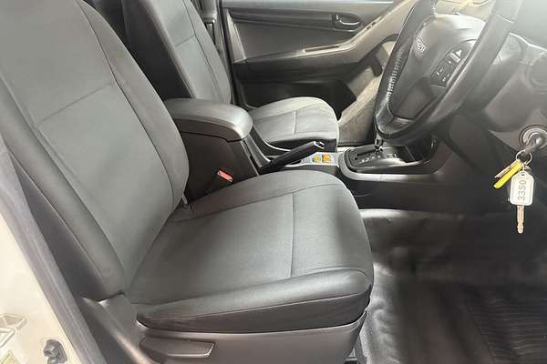 2017 Isuzu D-MAX SX High Ride Rear Wheel Drive