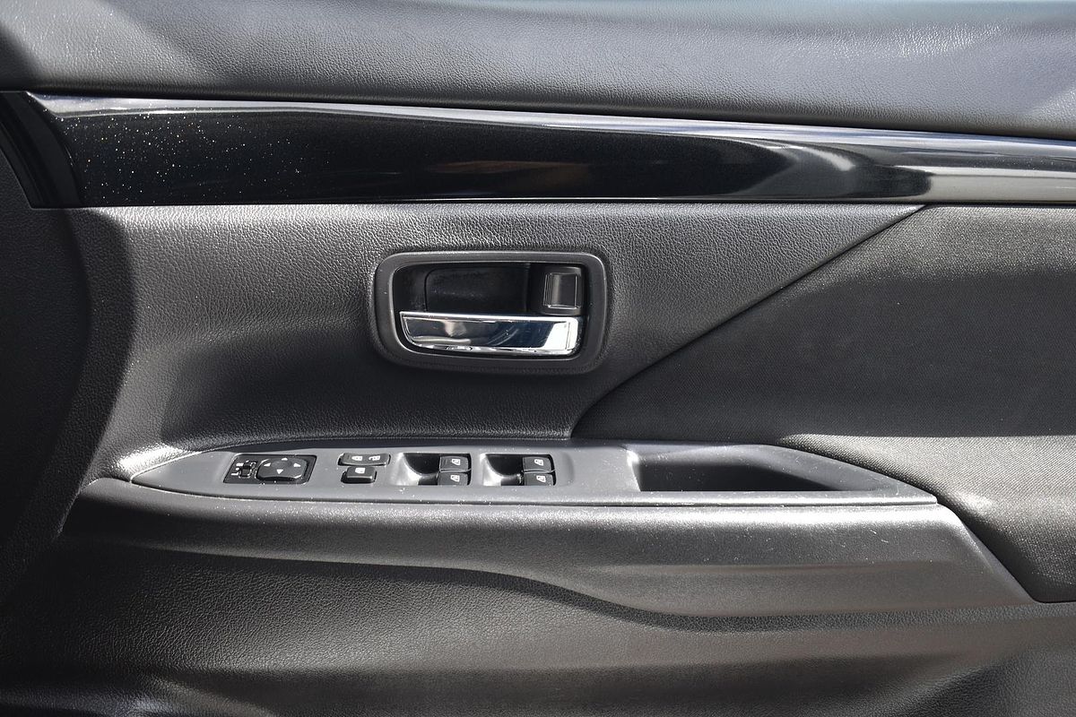2019 Mitsubishi Outlander ES ZL