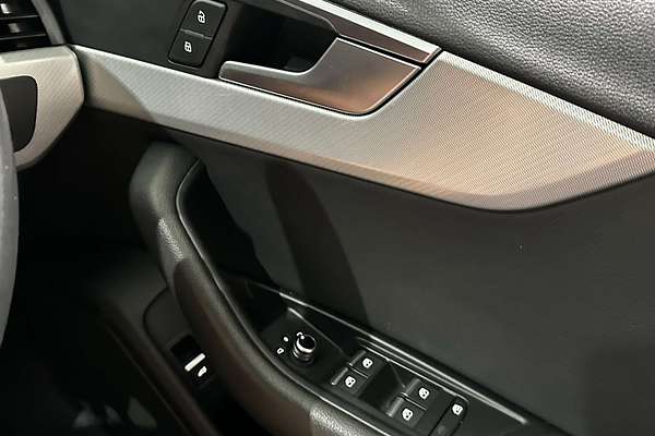 2019 Audi A4 35 TFSI S line B9