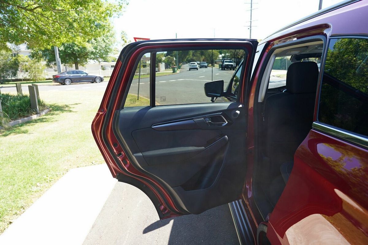 2021 Isuzu MU-X LS-U